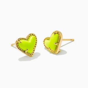 Kendra Scott heart earrings